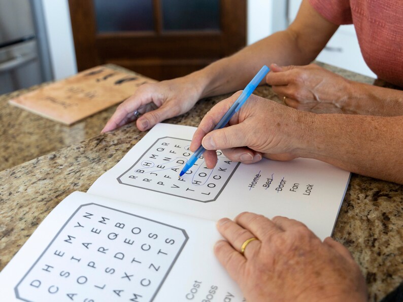 Cahier d'activités pour seniors : Jeux et activités pour la démence et la maladie d'Alzheimer